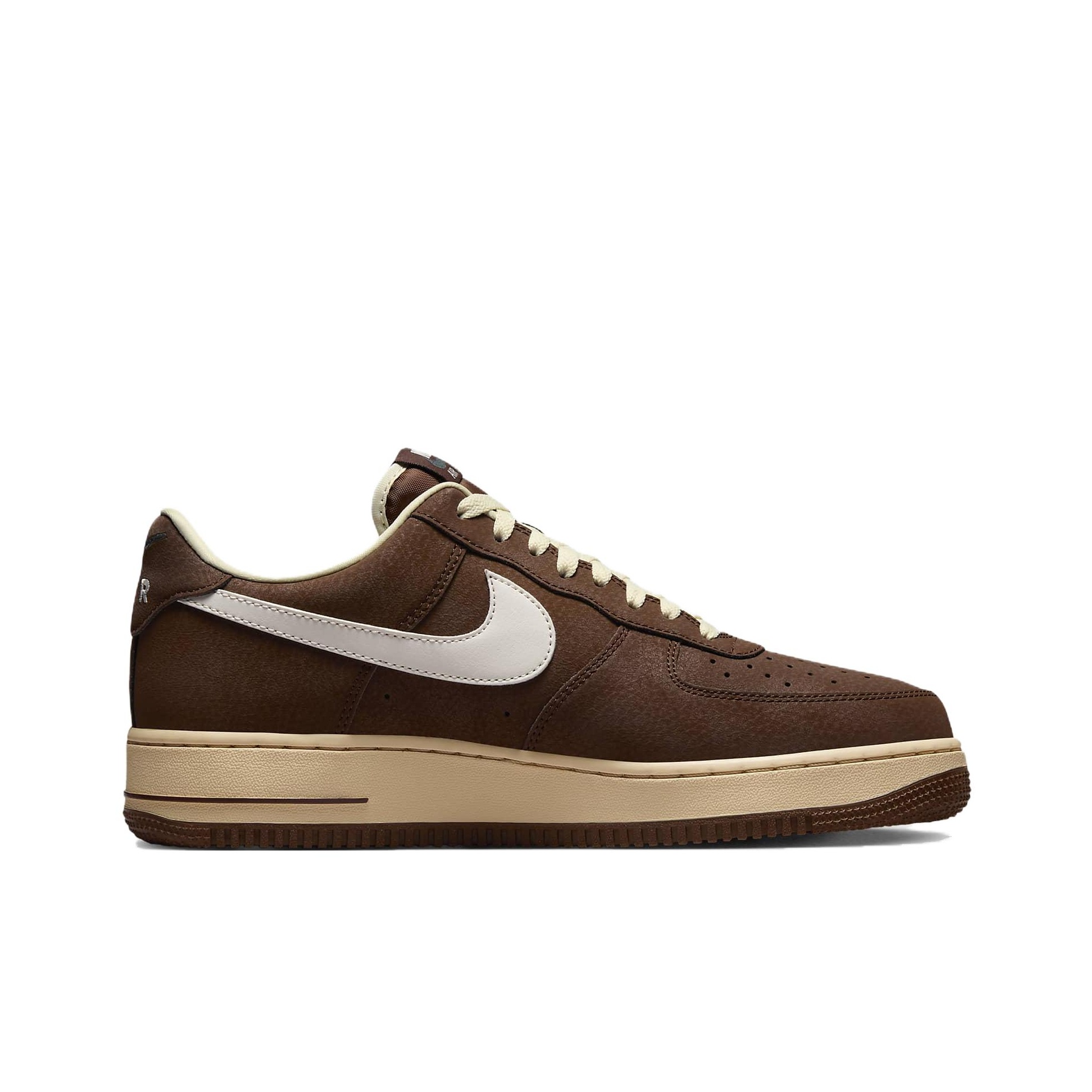 ナイキ エアフォース1 '07 ロートップ スケートボードシ - Nike Shoes Air Force 1 のレビューと価格