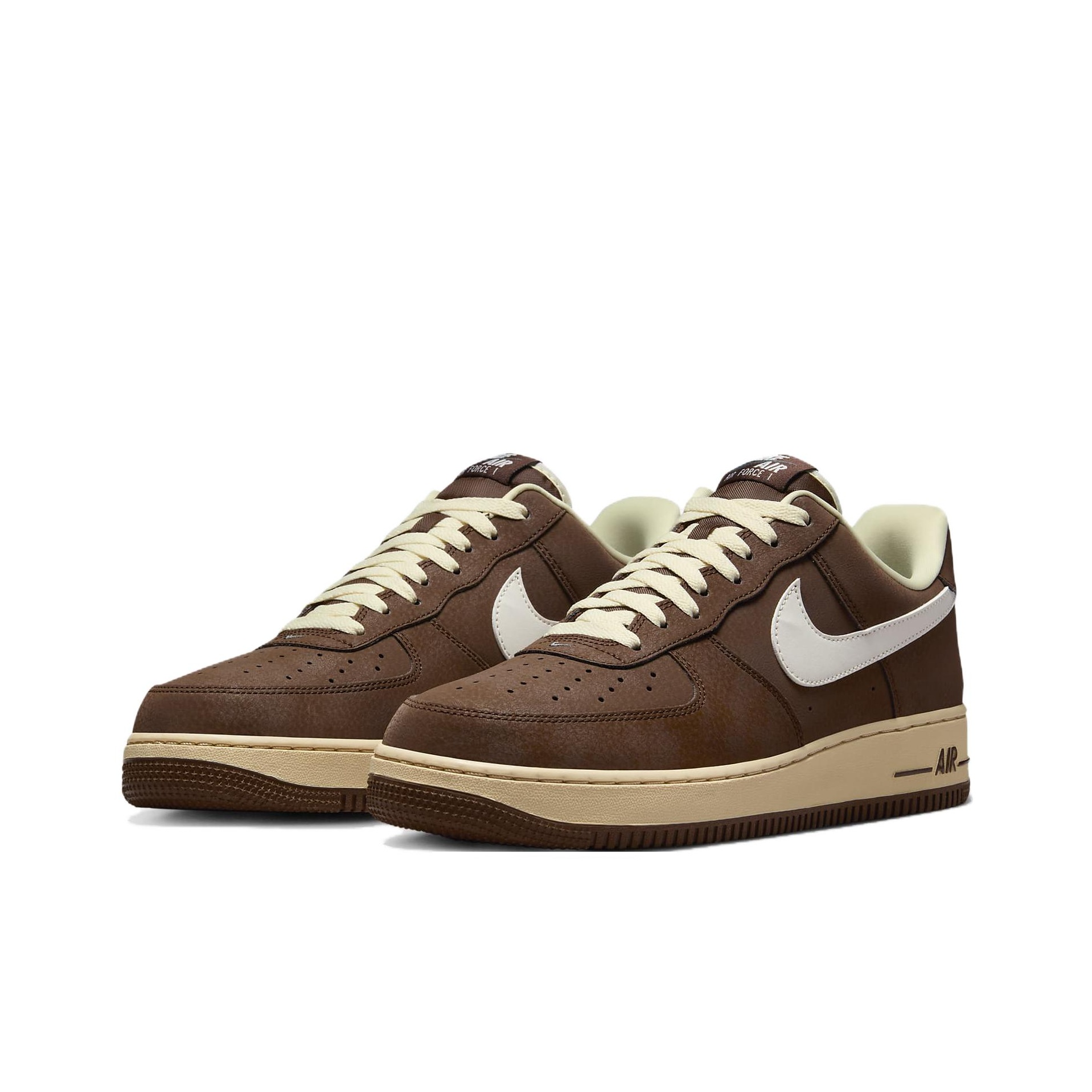 ナイキ エアフォース1 '07 ロートップ スケートボードシ - Nike Shoes Air Force 1 のレビューと価格
